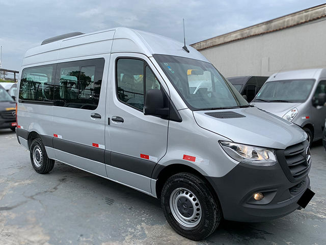 LOTE 013 Mercedes-Benz Sprinter 416 16 lugares