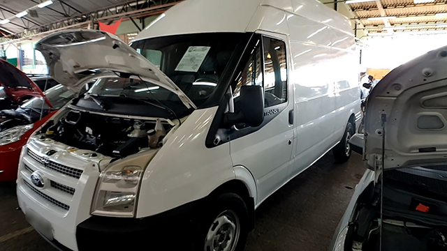 LOTE 023 Ford Transit 350L TA Furgão