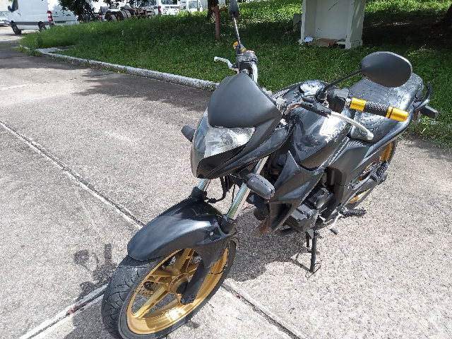 LOTE 006 CB 300 2015/2015