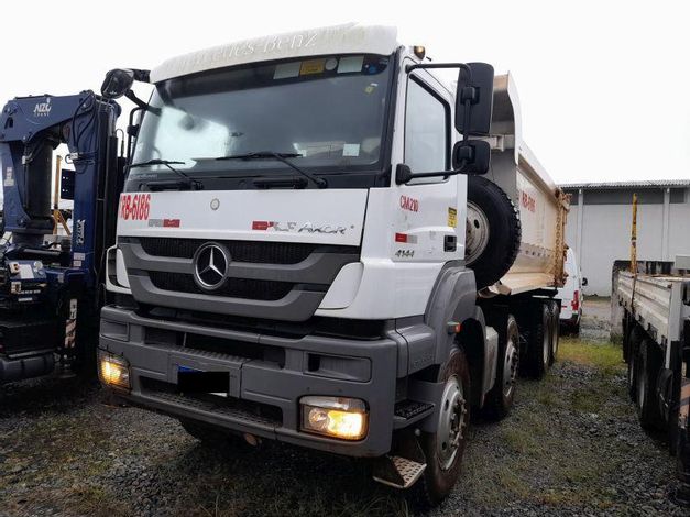 LOTE 009 CAMINHÃO BASCULANTER MERCEDES