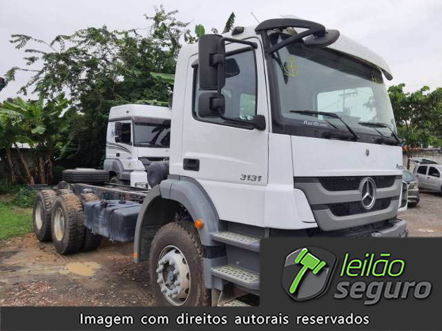 LOTE 005 MERCEDES BENZ
