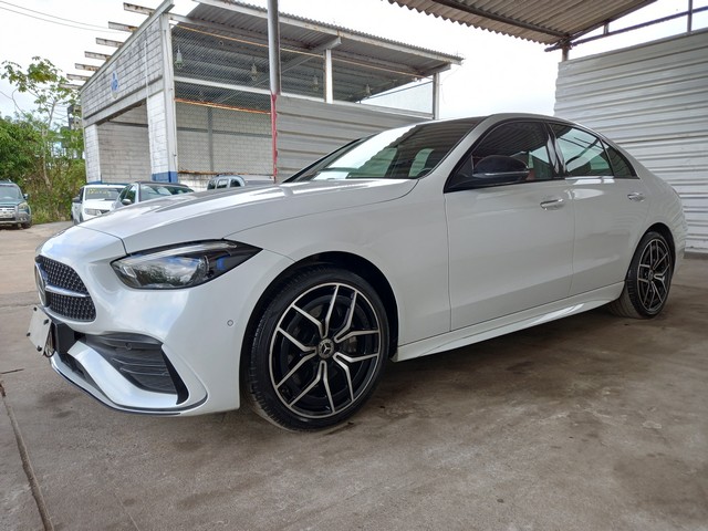 LOTE 081 MERCEDES-BENZ C300 AMG LINE